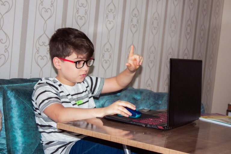 Transparansi Keuangan Sekolah: Kunci Utama Membangun Kepercayaan Wali Murid di Era Digital